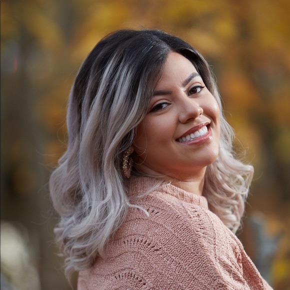 Meet your Posher, Angie - Picture 1 of 1